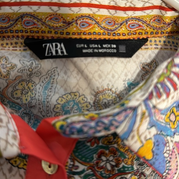 Zara Multi-Color Printed Blouse in Size L - Picture 5 of 6